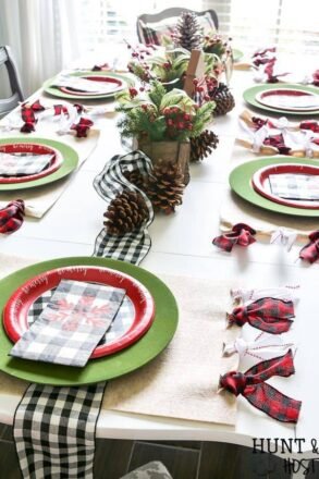 30 Christmas Table Decorations Ideas for 2023 | RecipeGym
