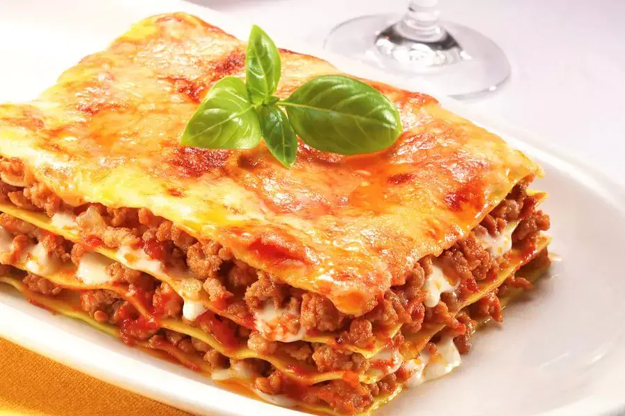 How Long To Cook Lasagna At 350? | RecipeGym
