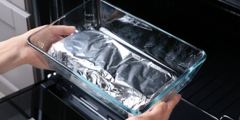 How to Clean Glass Baking Dish