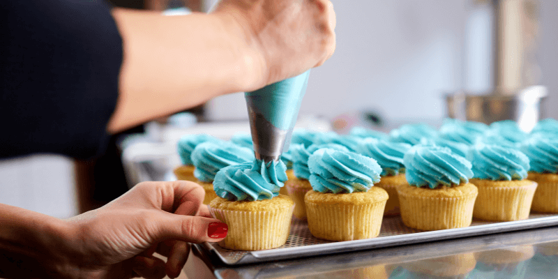 How to Pipe/Frost a Cupcake
